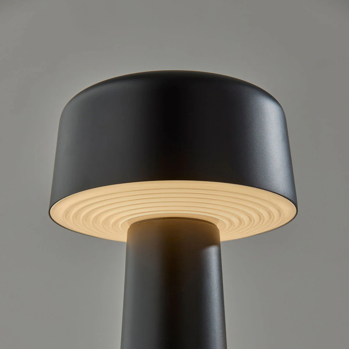 Cordless Indoor/Outdoor LED Diffused Light Table Lamp - Image 6