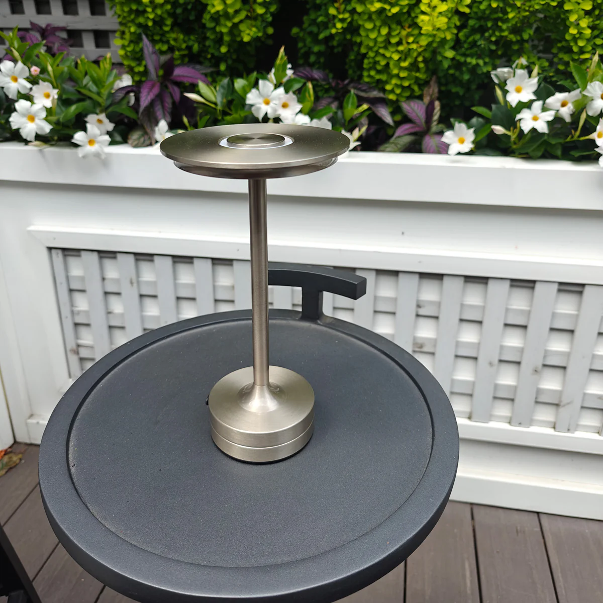 Indoor/Outdoor Bug Deterrent Lamp - Image 11