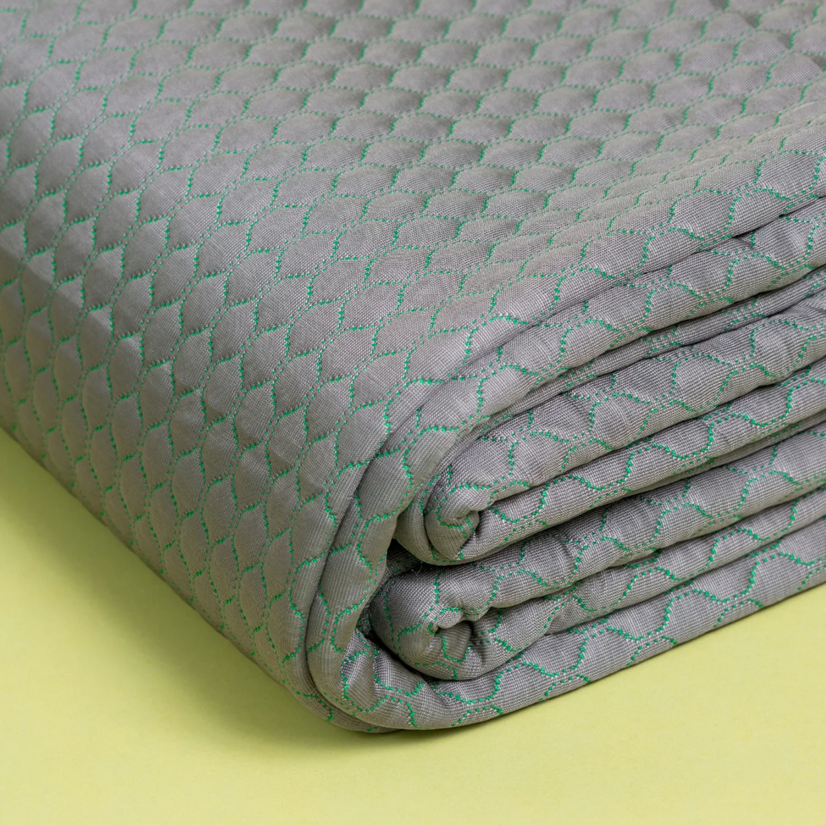 Thermoregulating Blanket - Image 5
